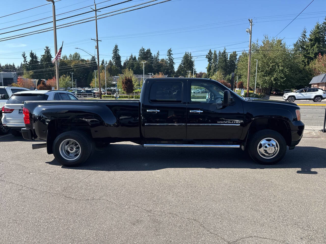 Used 2011 GMC Sierra 3500 Denali image 6