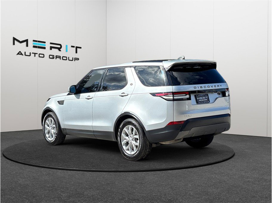 Used 2018 Land Rover Discovery SE image 7