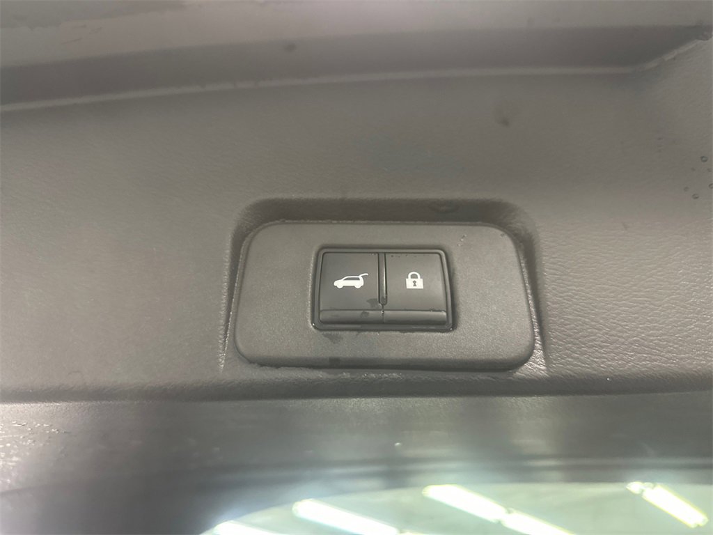 Used 2023 Nissan Rogue SV w/ SV Premium B Package image 20