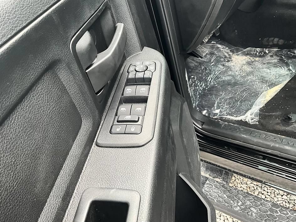 New 2026 RAM 2500 Warlock AWD/4WD image 13