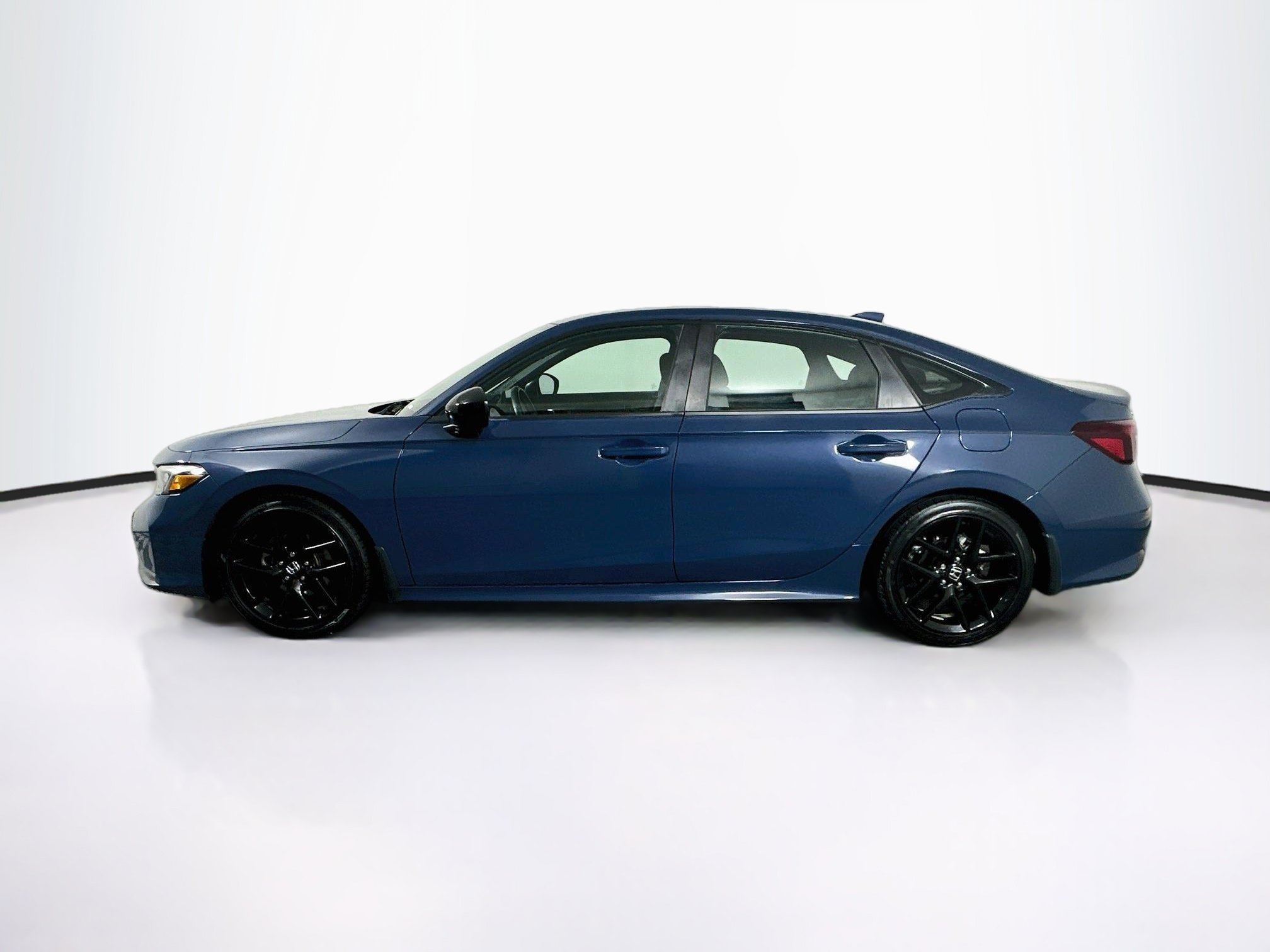 Used 2025 Honda Civic Sport image 4