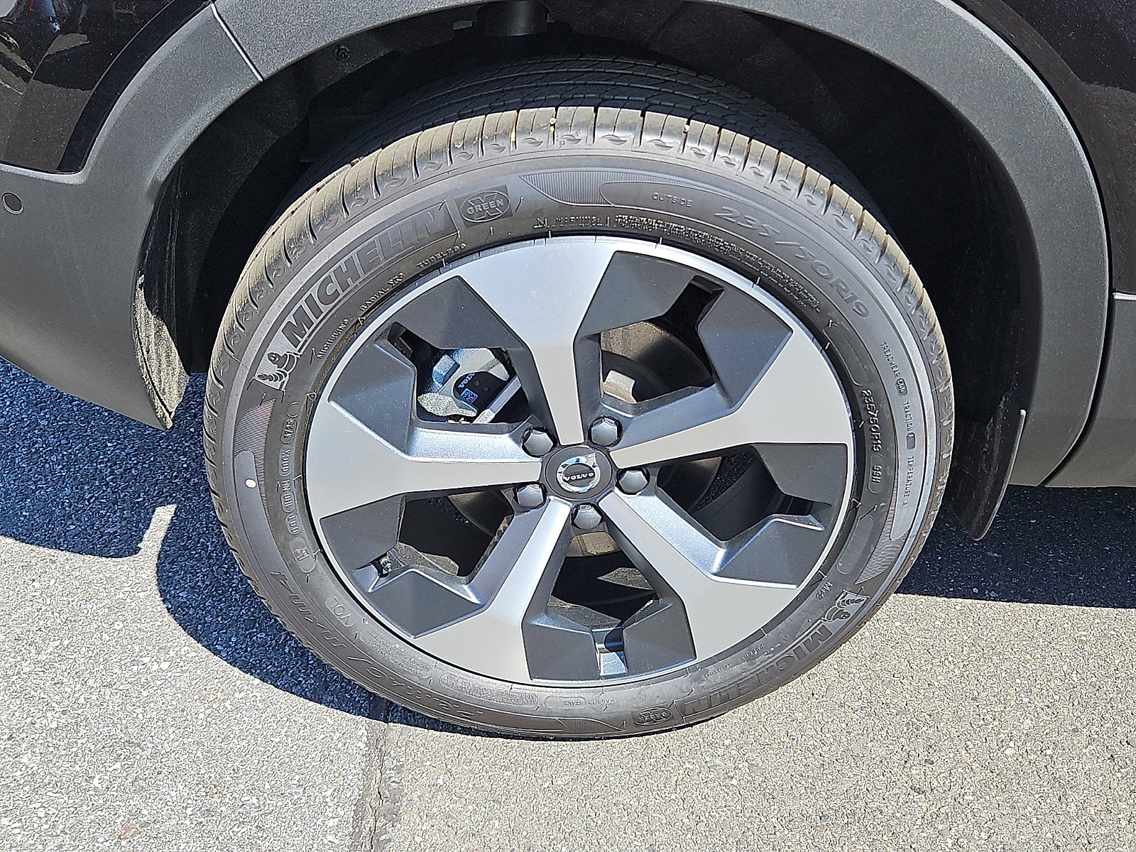 New 2026 Volvo XC40 B5 Plus w/ Climate Package AWD/4WD image 7