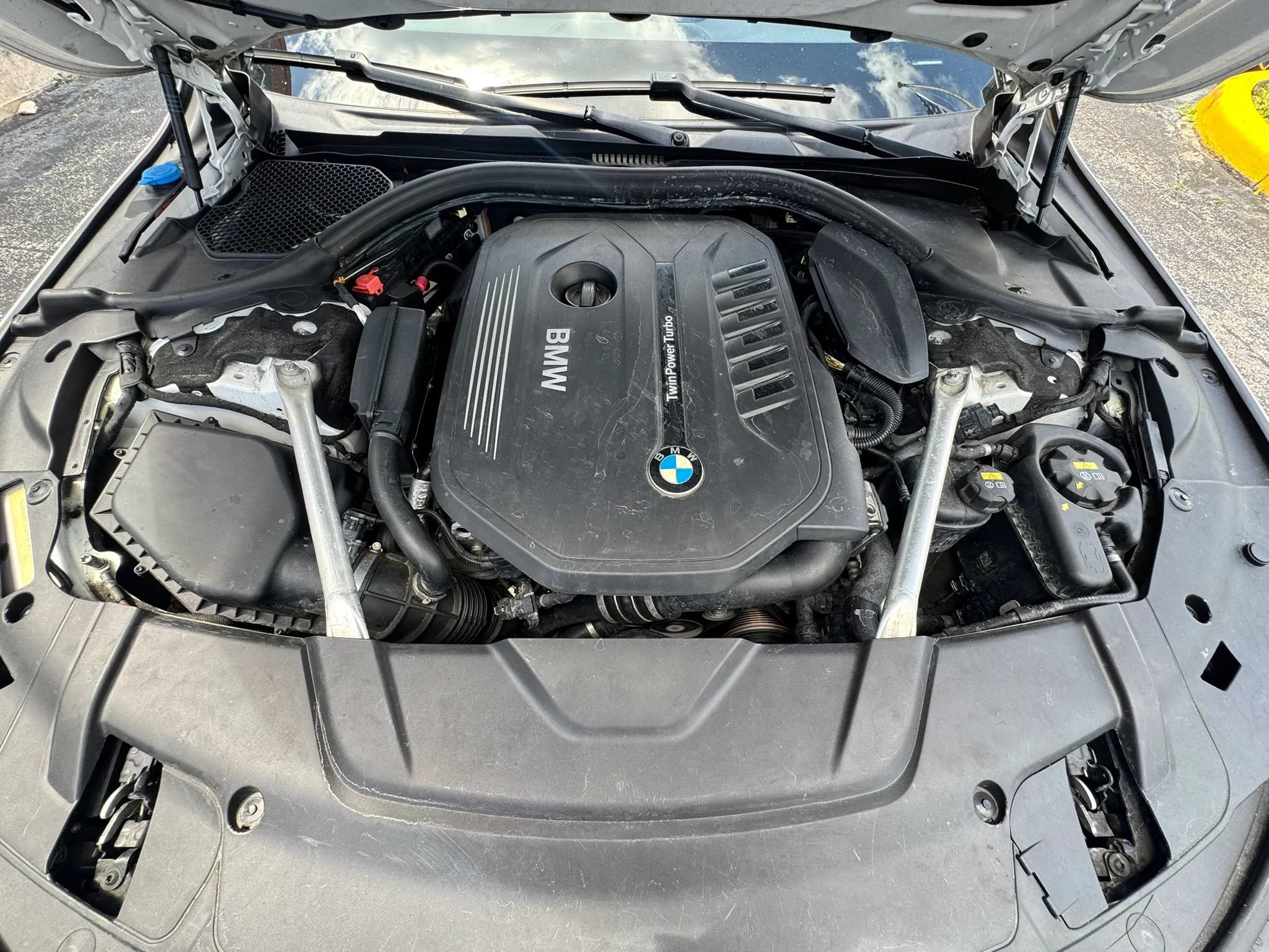 Used 2019 BMW 740i w/ M Sport Package RWD image 15