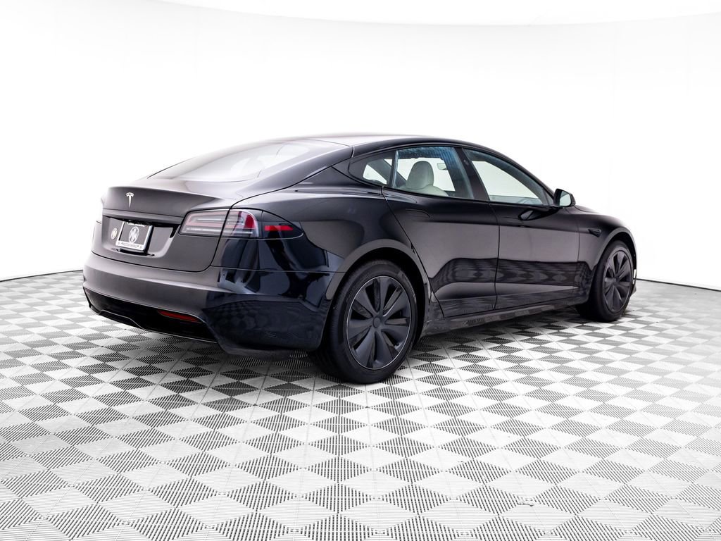 Used 2023 Tesla Model S Standard Range image 5