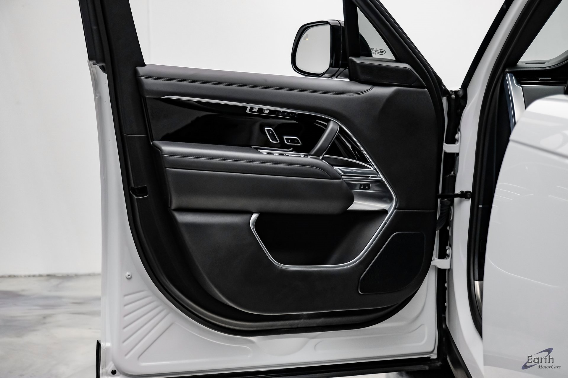 Used 2024 Land Rover Range Rover SE image 69