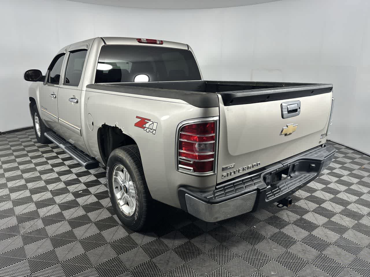 Used 2009 Chevrolet Silverado 1500 LT w/ Power Pack Plus AWD/4WD image 6