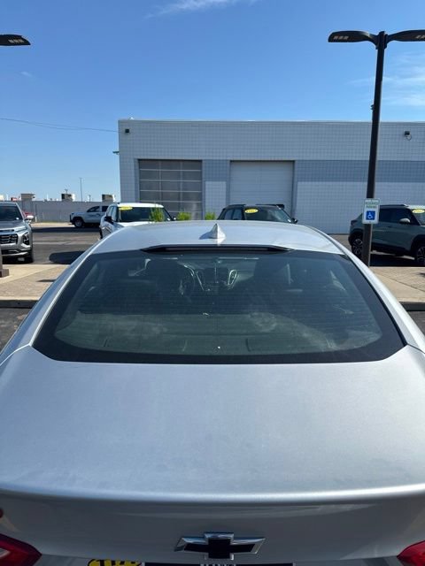 Used 2018 Chevrolet Malibu LT w/ Leather Package FWD image 5