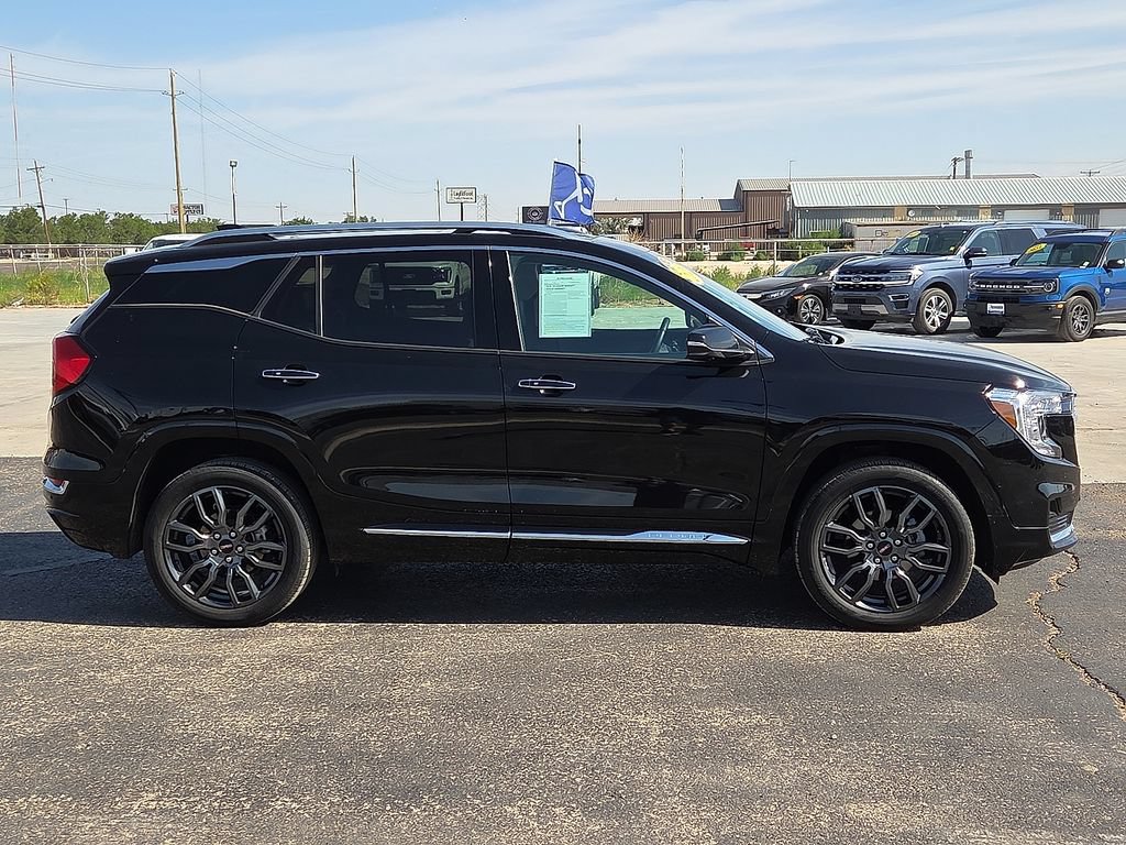 Used 2023 GMC Terrain Denali w/ Black Diamond Edition AWD/4WD image 6