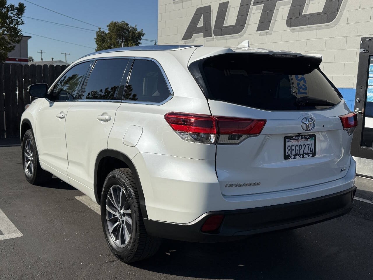 Used 2018 Toyota Highlander XLE FWD image 4