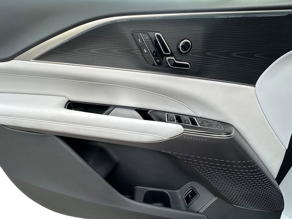 Used 2025 Cadillac Lyriq Sport image 10