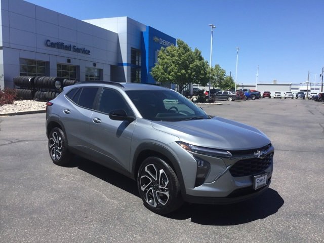 Used 2025 Chevrolet Trax RS w/ Driver Confidence Package image 1