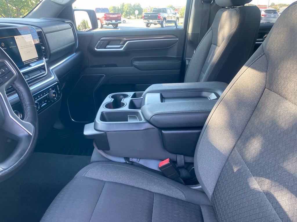 Used 2022 Chevrolet Silverado 1500 LT AWD/4WD image 19