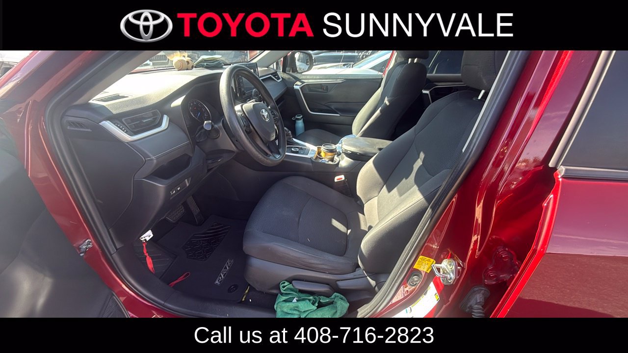 Used 2020 Toyota RAV4 LE w/ Carpet Mat Package AWD/4WD image 4