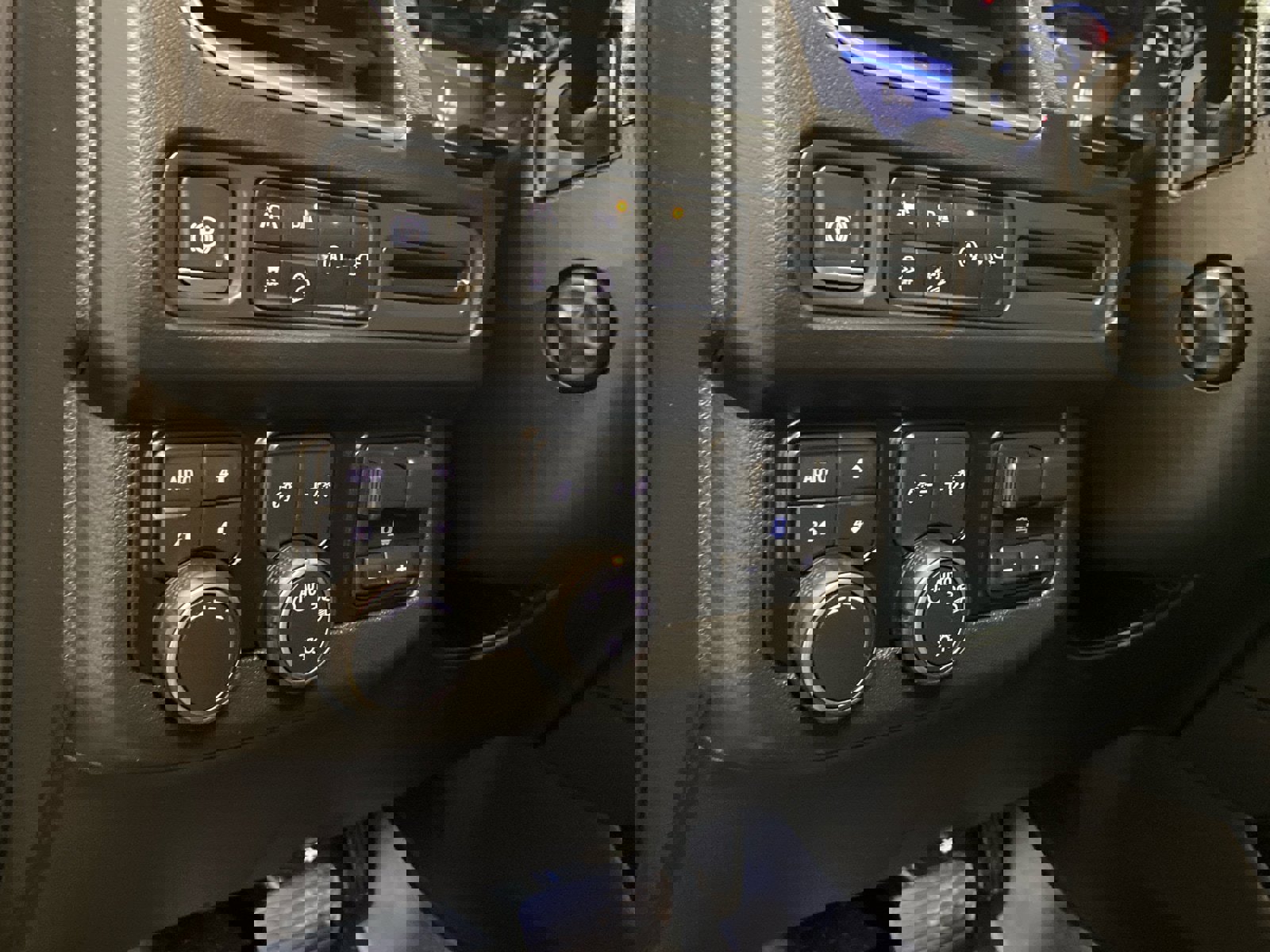 Used 2021 Chevrolet Tahoe Z71 w/ Z71 Signature Package image 18