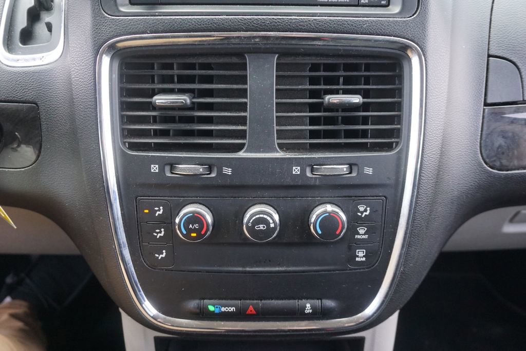 Used 2019 Dodge Grand Caravan SE image 8