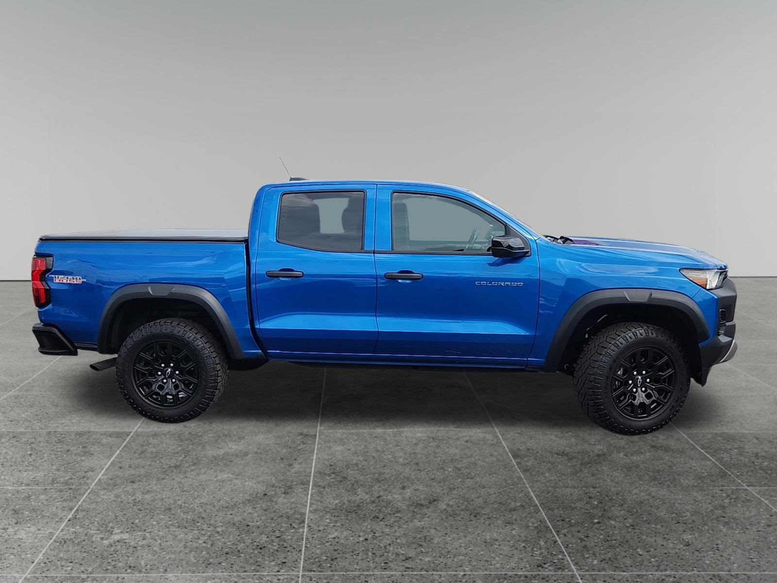 Used 2023 Chevrolet Colorado Trail Boss w/ Technology Package AWD/4WD image 8