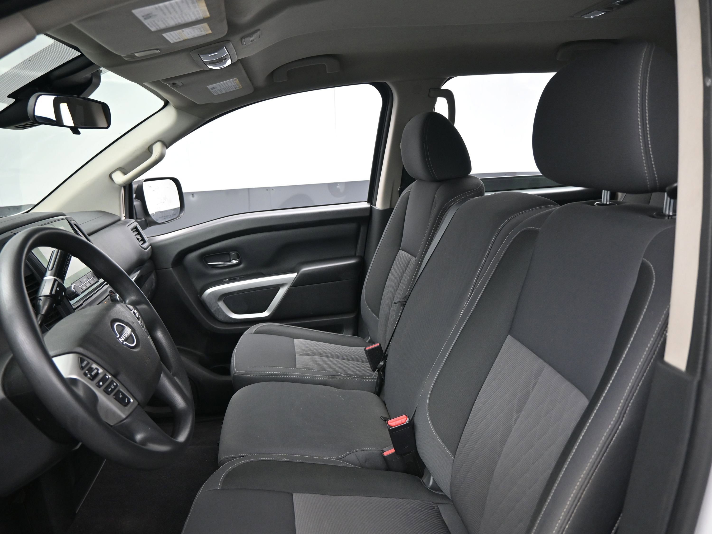 Used 2024 Nissan Titan SV w/ Accessory Utility Package image 10