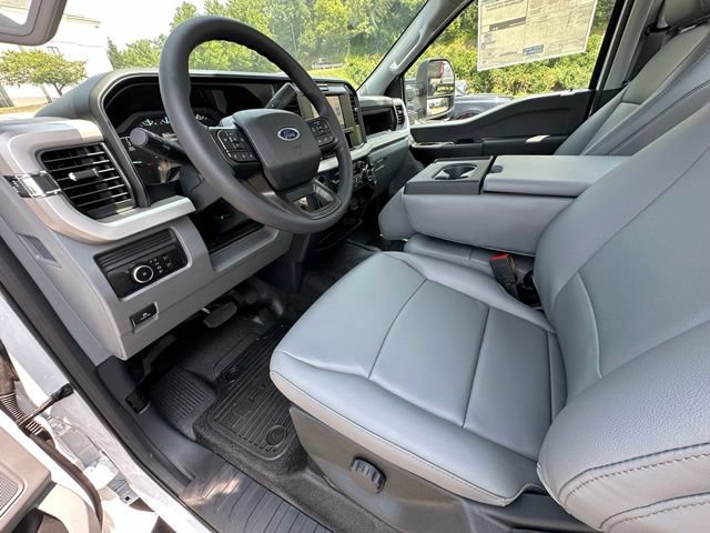 New 2026 Ford F550 4x4 Regular Cab Super Duty image 16