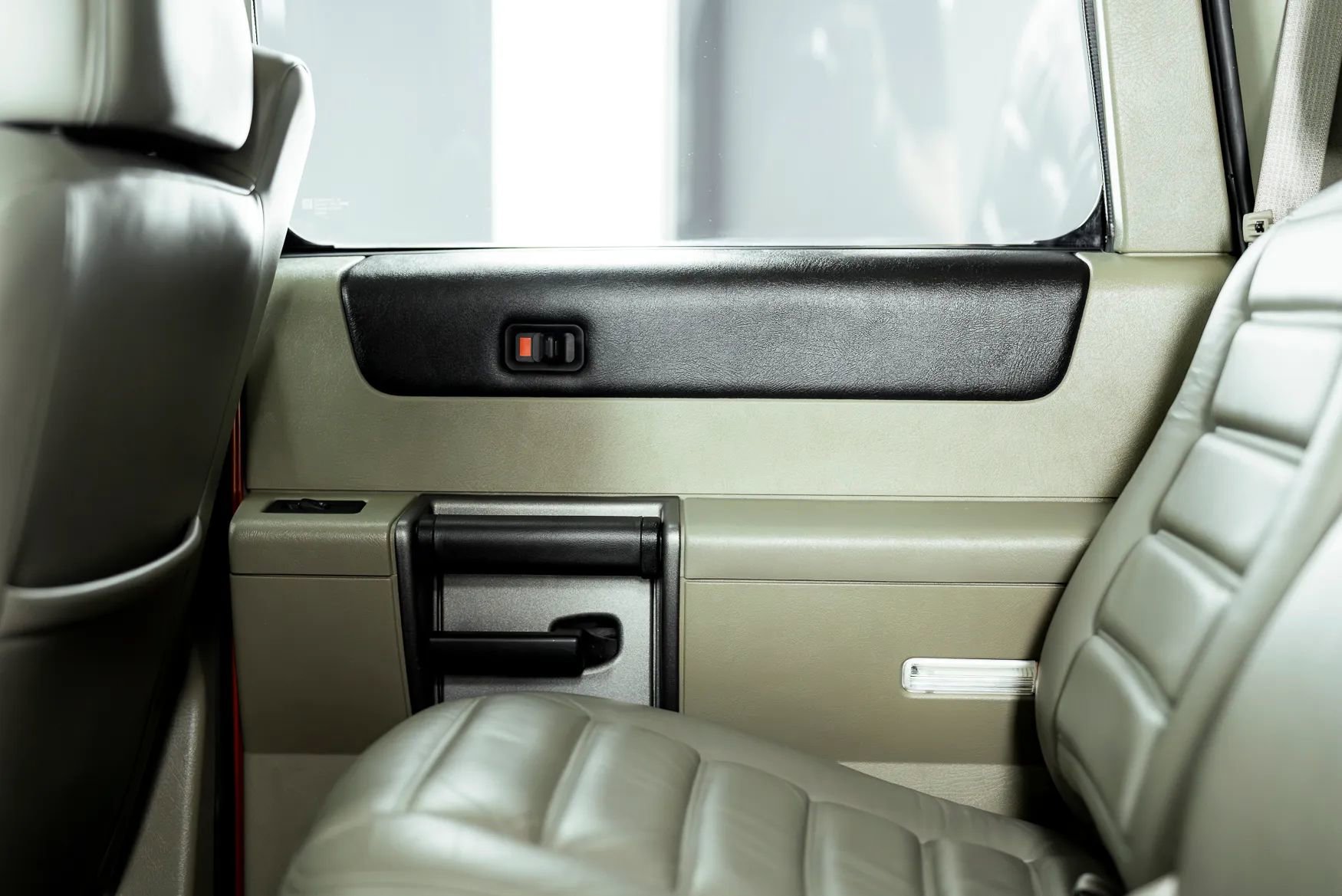 Used 2003 HUMMER H2 Luxury w/ Preferred Equipment Group AWD/4WD image 26