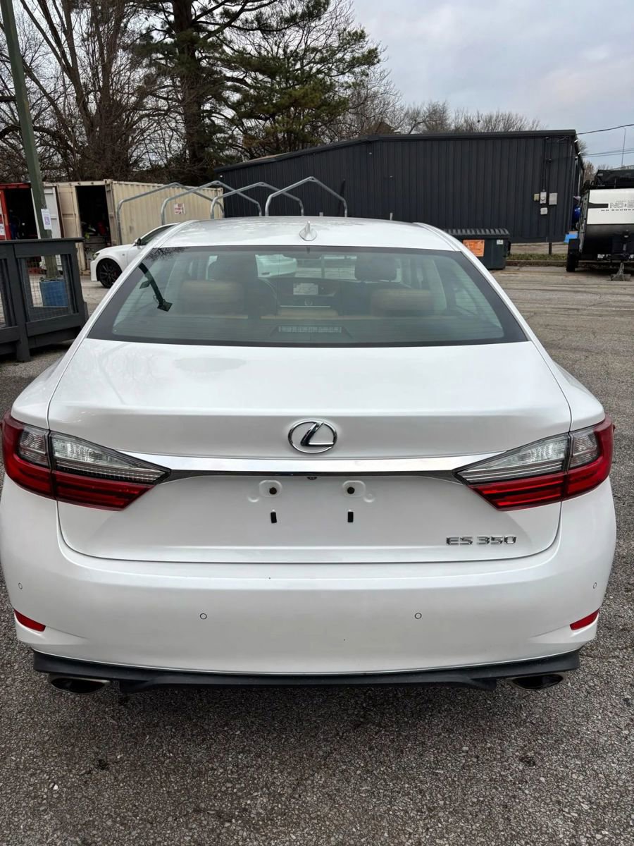 Used 2016 Lexus ES 350 w/ Luxury Package w/Wood Trim image 4
