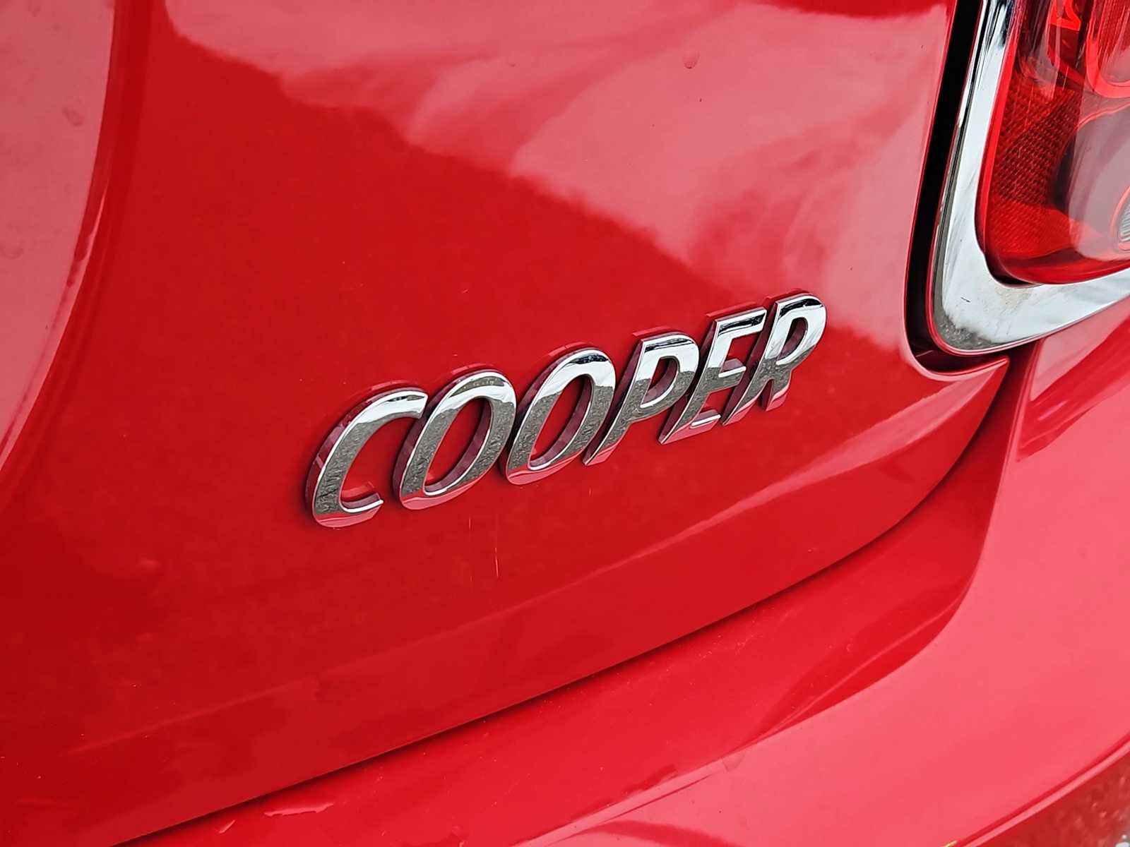 Used 2021 MINI Cooper 2-Door Hardtop w/ 6.5" Touchscreen Package image 13