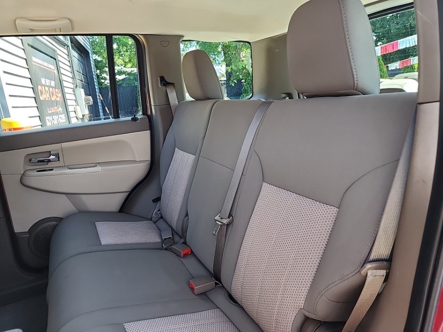 Used 2012 Jeep Liberty Sport AWD/4WD image 34