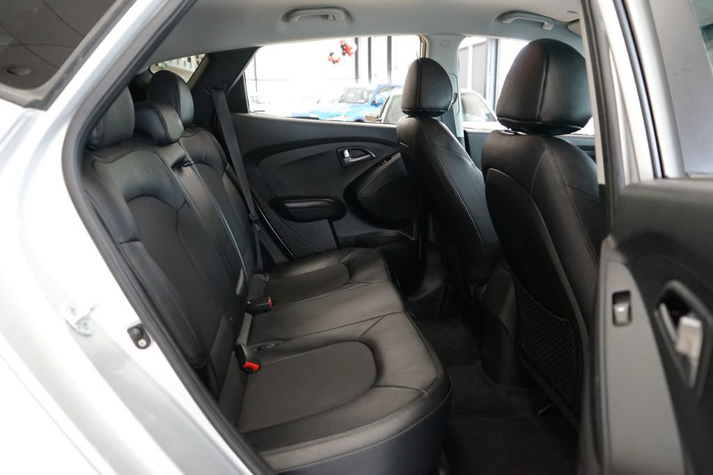 Used 2015 Hyundai Tucson GLS w/ Option Group 02 AWD/4WD image 12