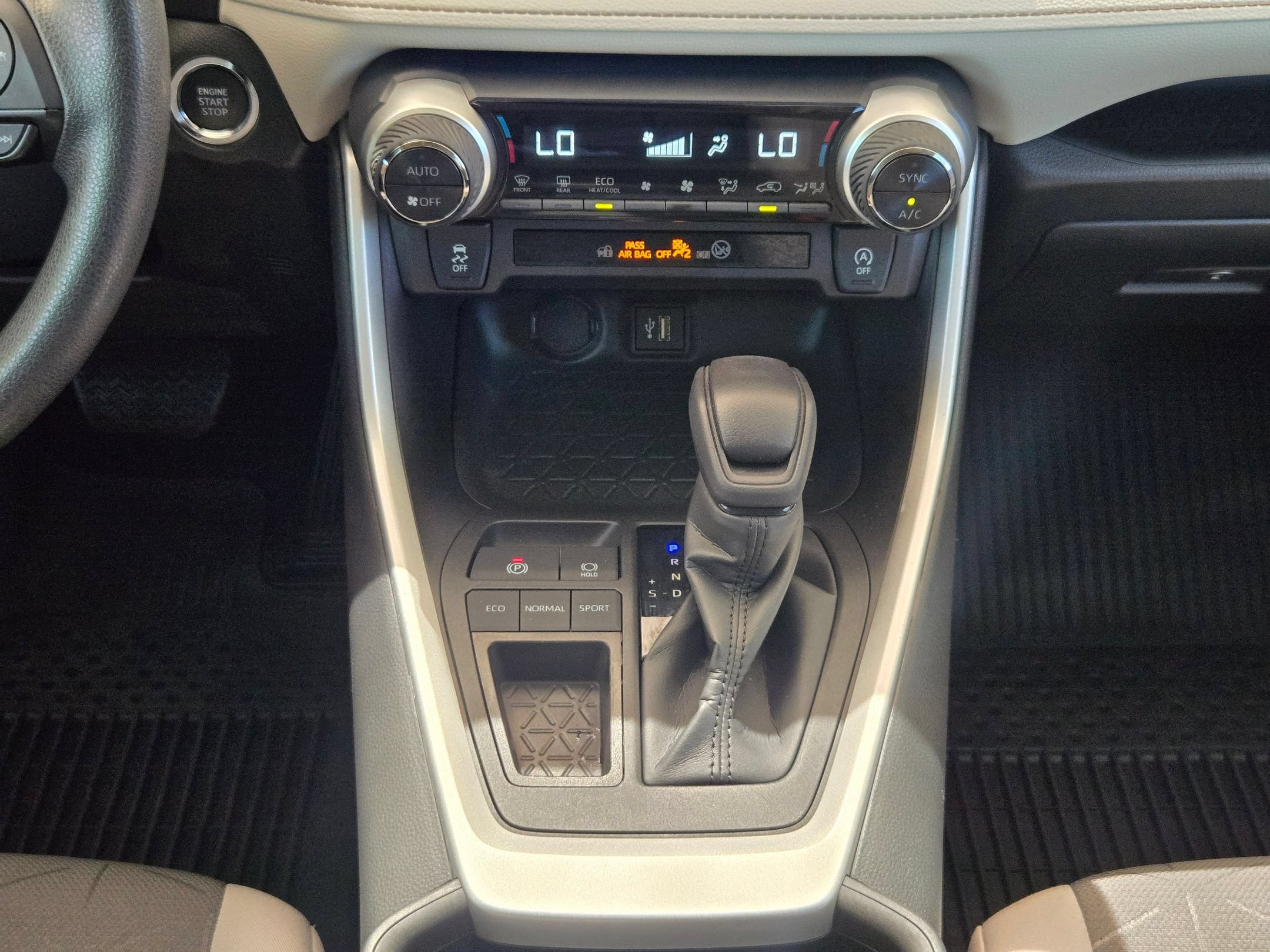 Used 2023 Toyota RAV4 XLE w/ Convenience Package FWD image 20