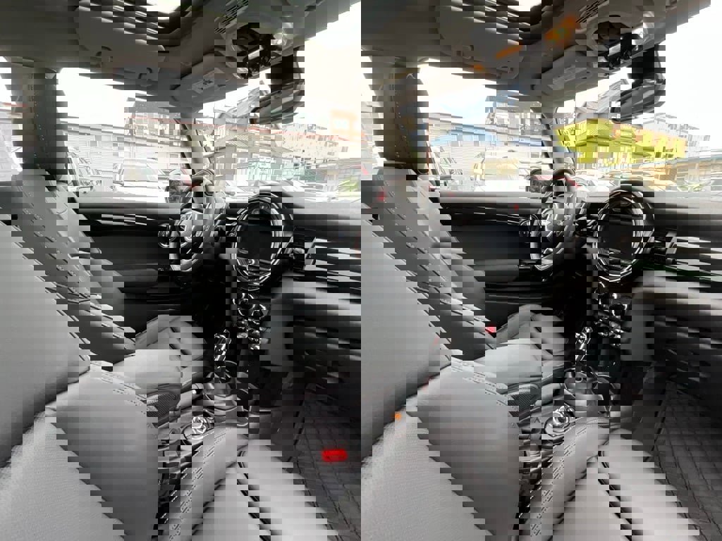 Used 2020 MINI Cooper S w/ Premium Package image 18