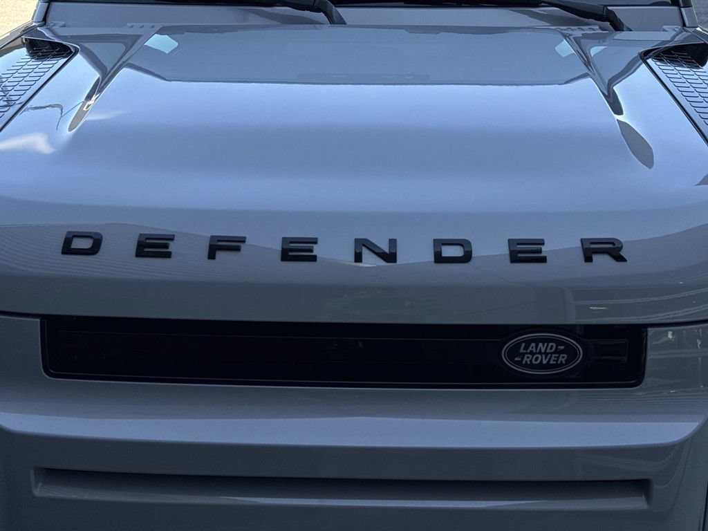 New 2026 Land Rover Defender 130 S AWD/4WD image 9