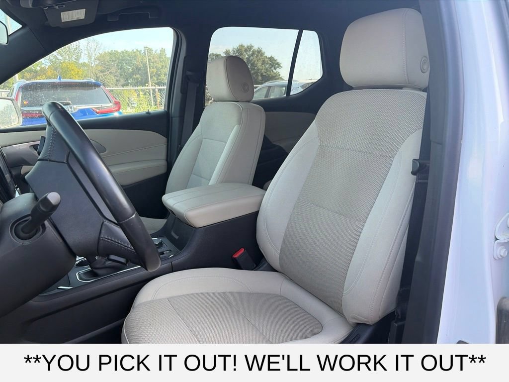 Used 2022 Chevrolet Traverse LT FWD image 11