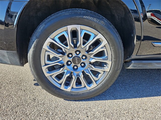 Used 2023 GMC Yukon Denali Ultimate image 9