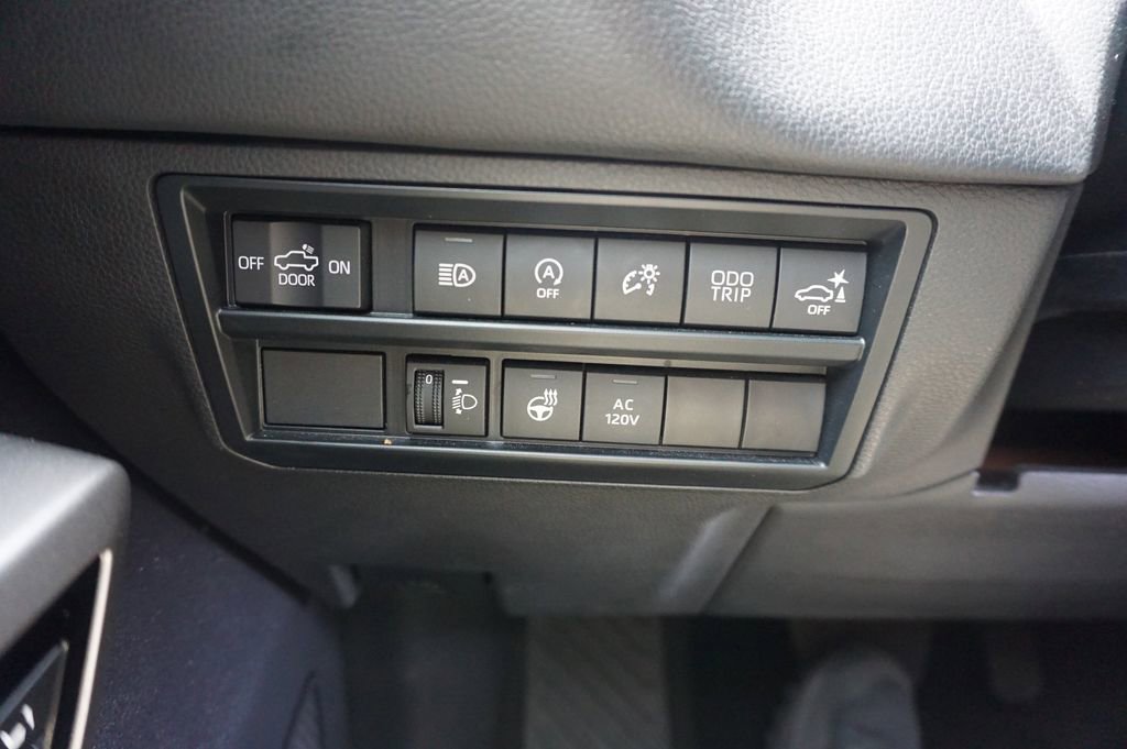 Used 2023 Toyota Tundra Limited AWD/4WD image 5