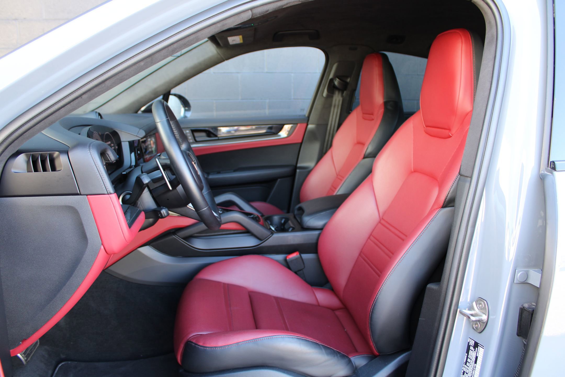 Certified 2024 Porsche Cayenne Turbo GT image 5