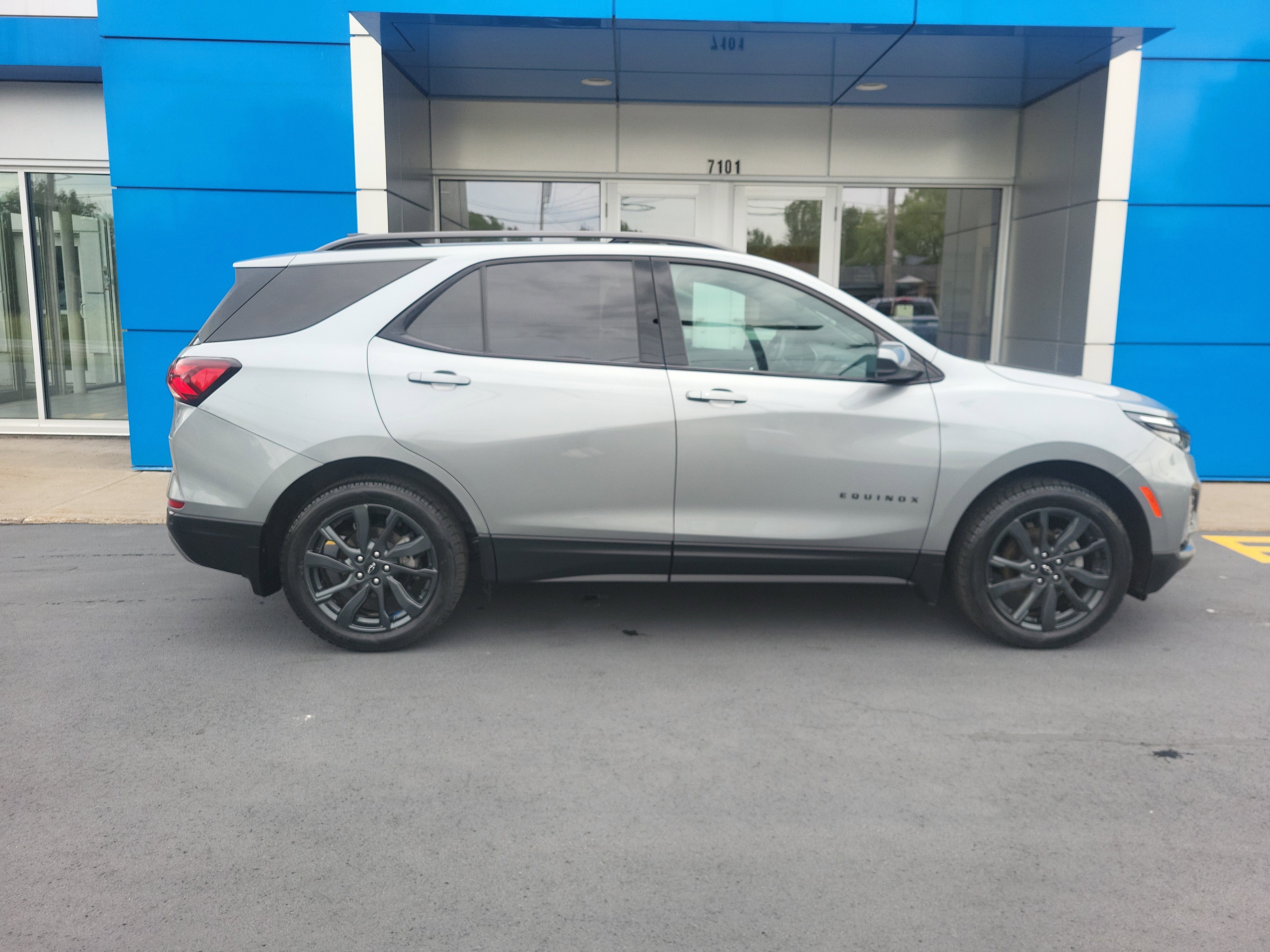 Certified 2024 Chevrolet Equinox RS w/ LPO, Floor Liner Package image 15