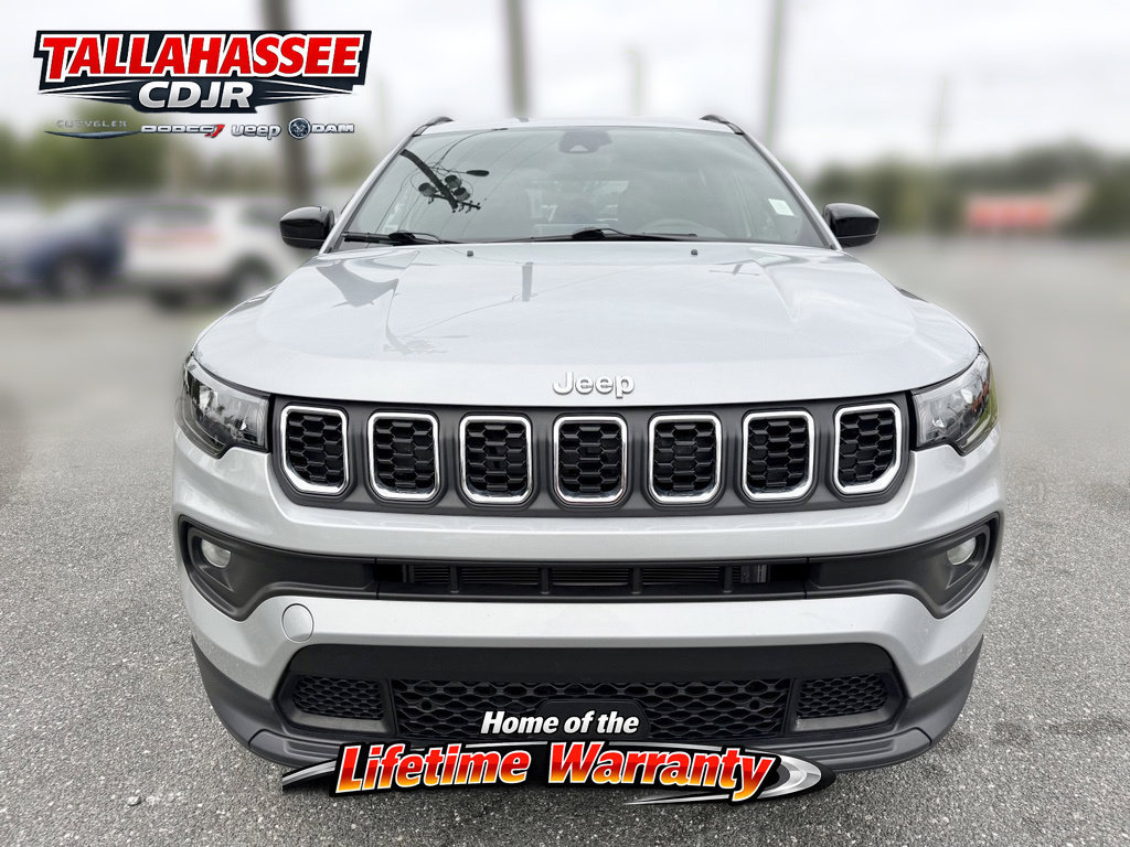 Used 2025 Jeep Compass Latitude AWD/4WD image 12
