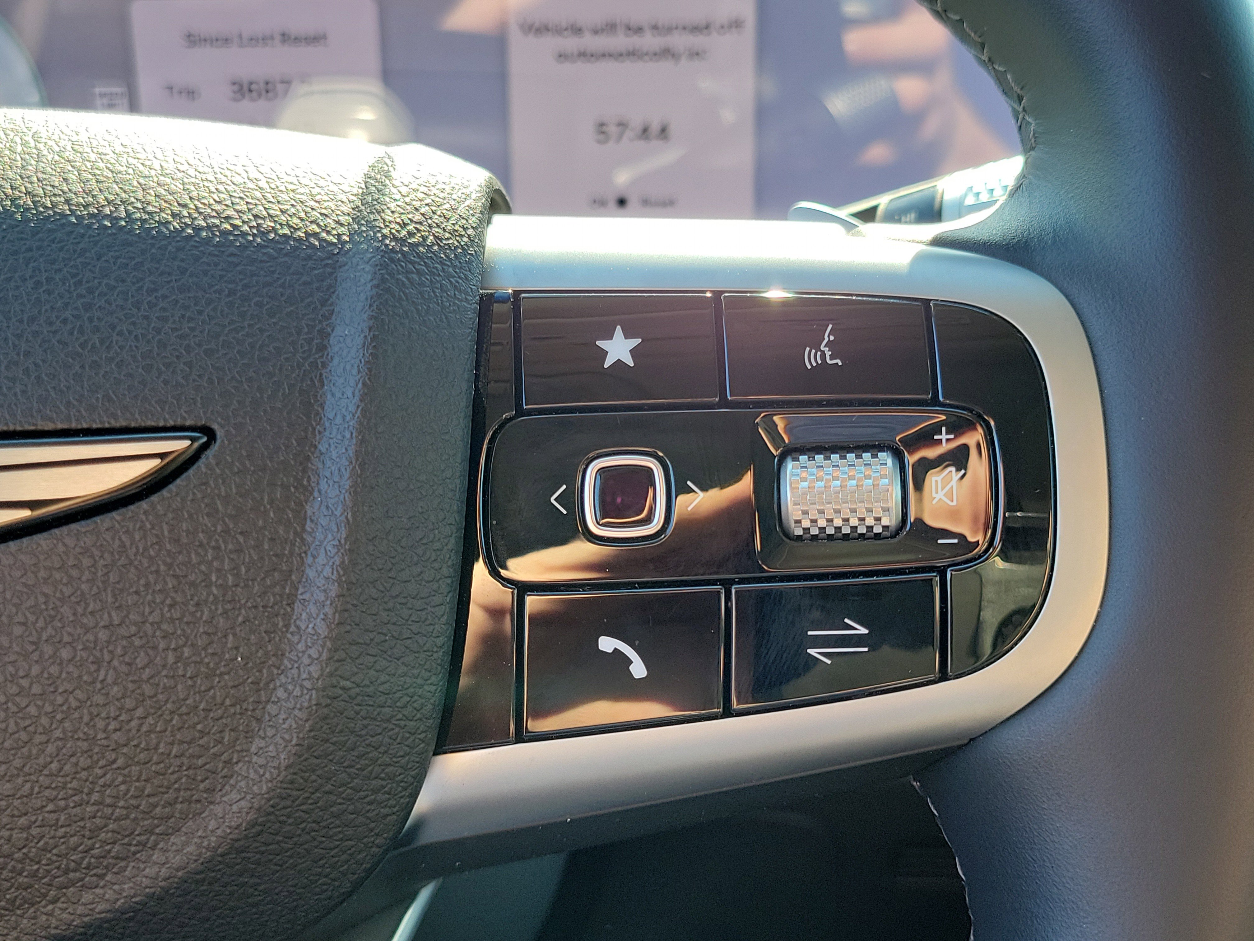 Certified 2026 Genesis GV80 2.5T Advanced image 8