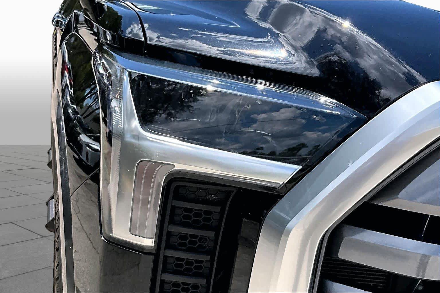 Used 2023 Toyota Tundra Limited AWD/4WD image 28