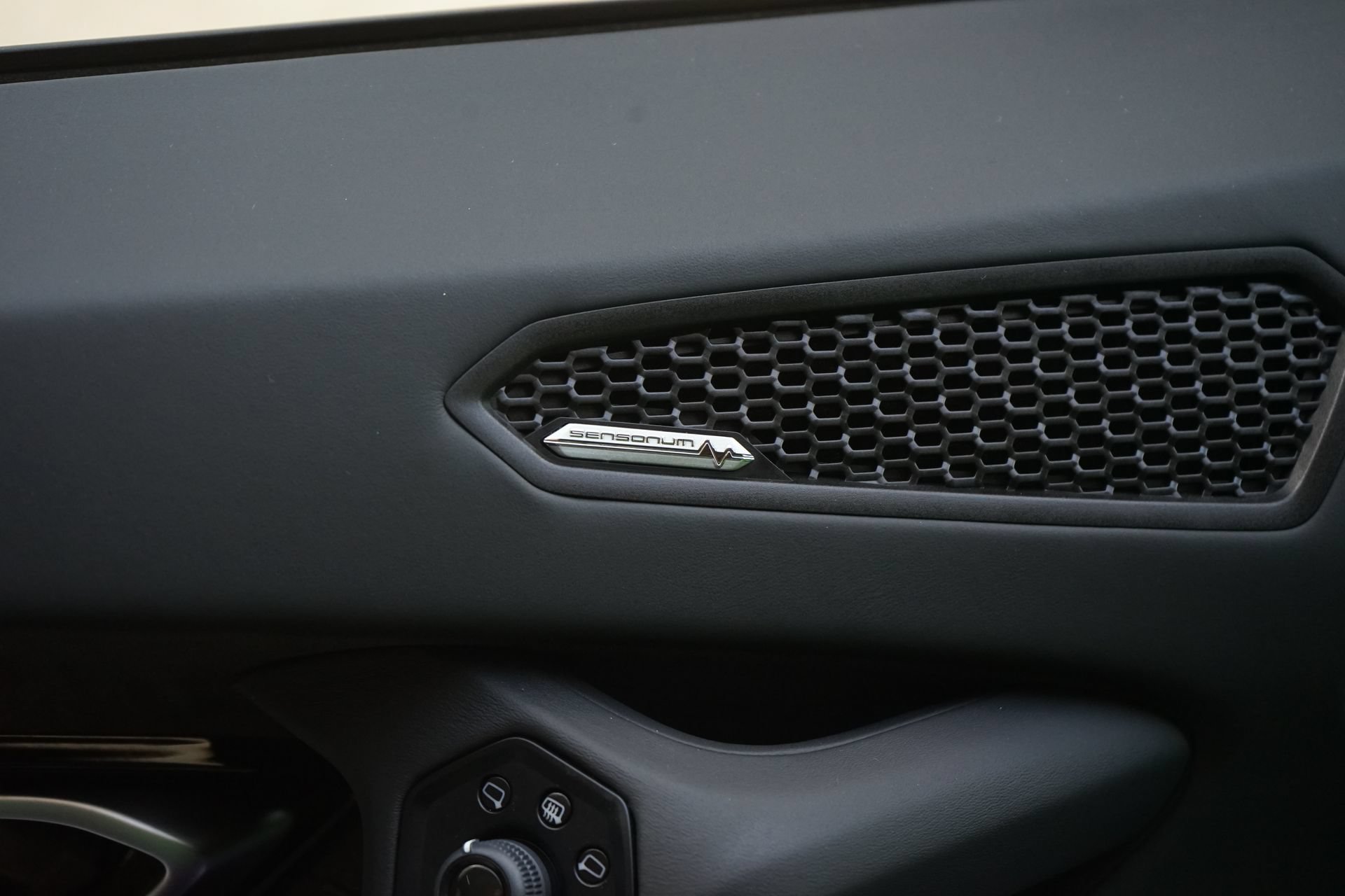 Used 2023 Lamborghini Huracan EVO RWD image 15