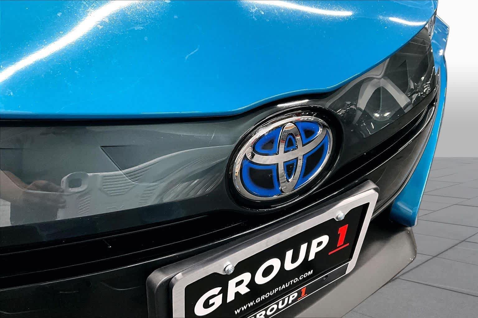 Used 2017 Toyota Prius Prime Premium w/ Carpet Mat Package FWD image 28