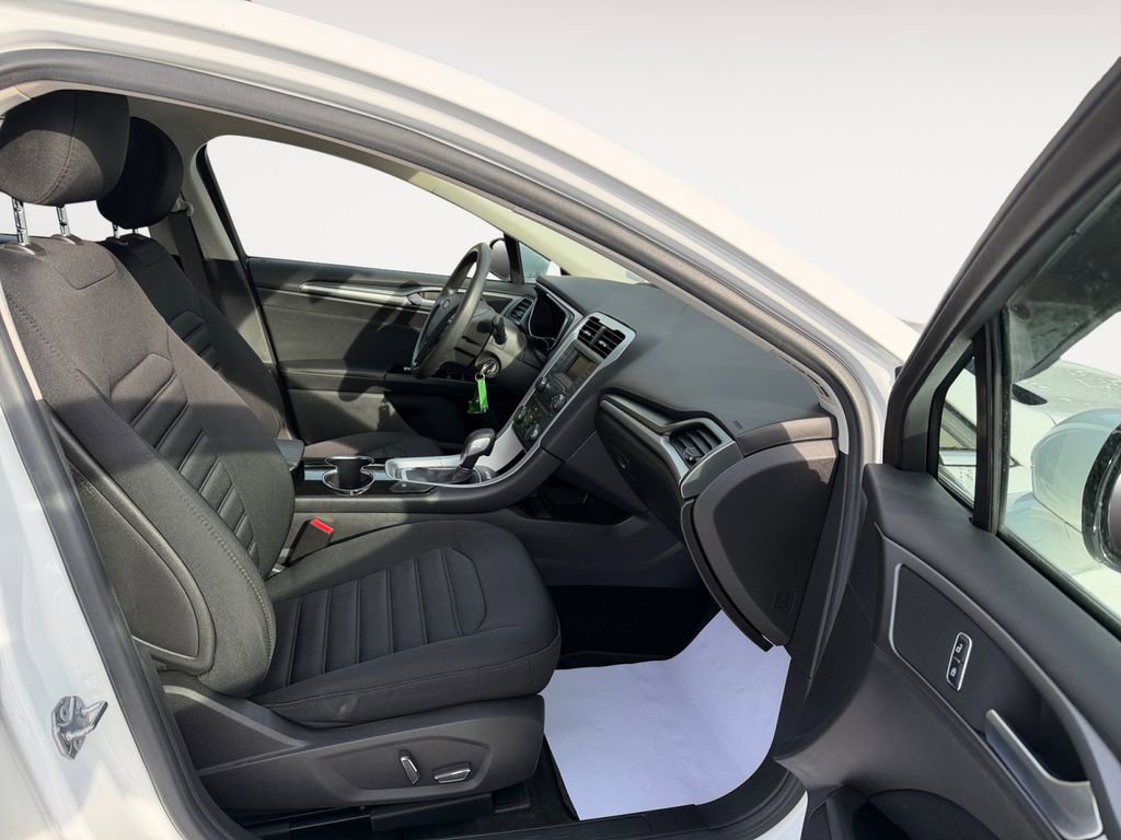 Used 2016 Ford Fusion SE image 29