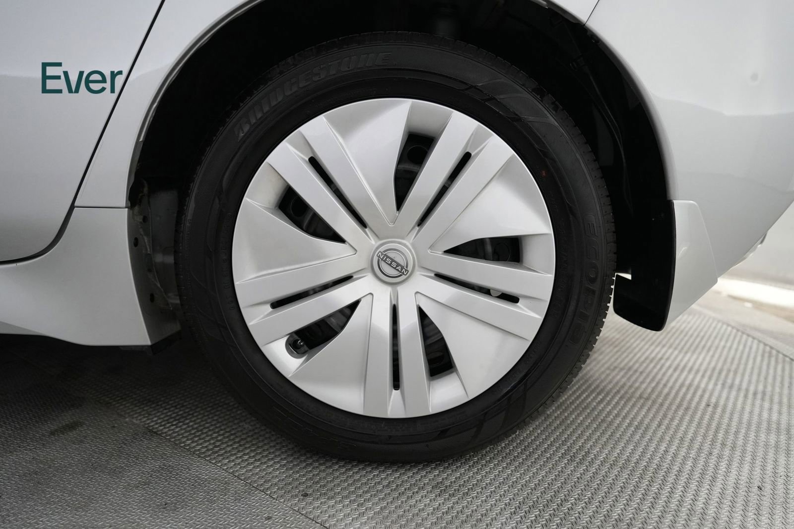Used 2025 Nissan Leaf S FWD image 9