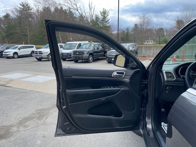 Used 2018 Jeep Grand Cherokee Limited image 23