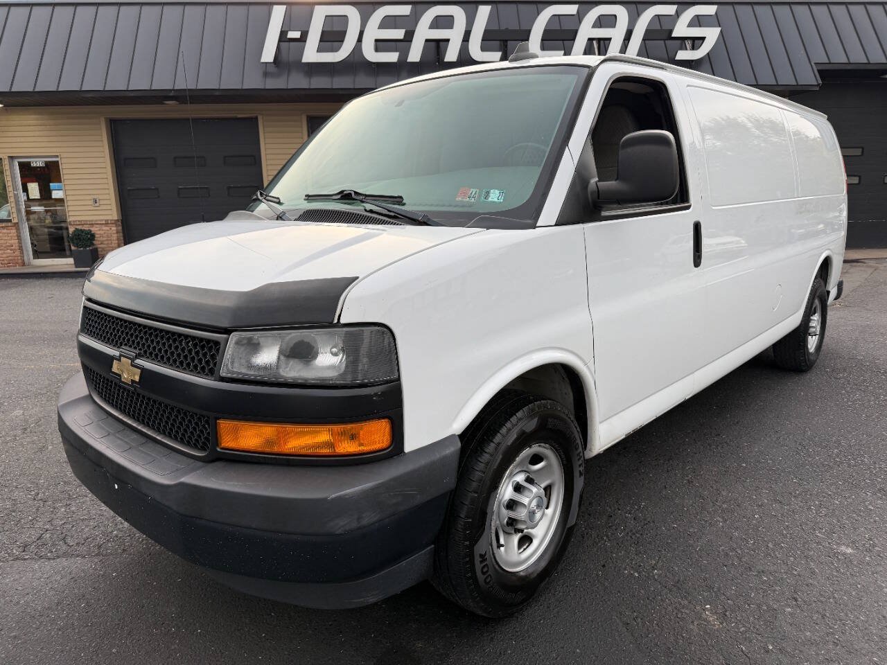 Used 2019 Chevrolet Express 3500 Extended w/ Driver Convenience Package RWD image 34