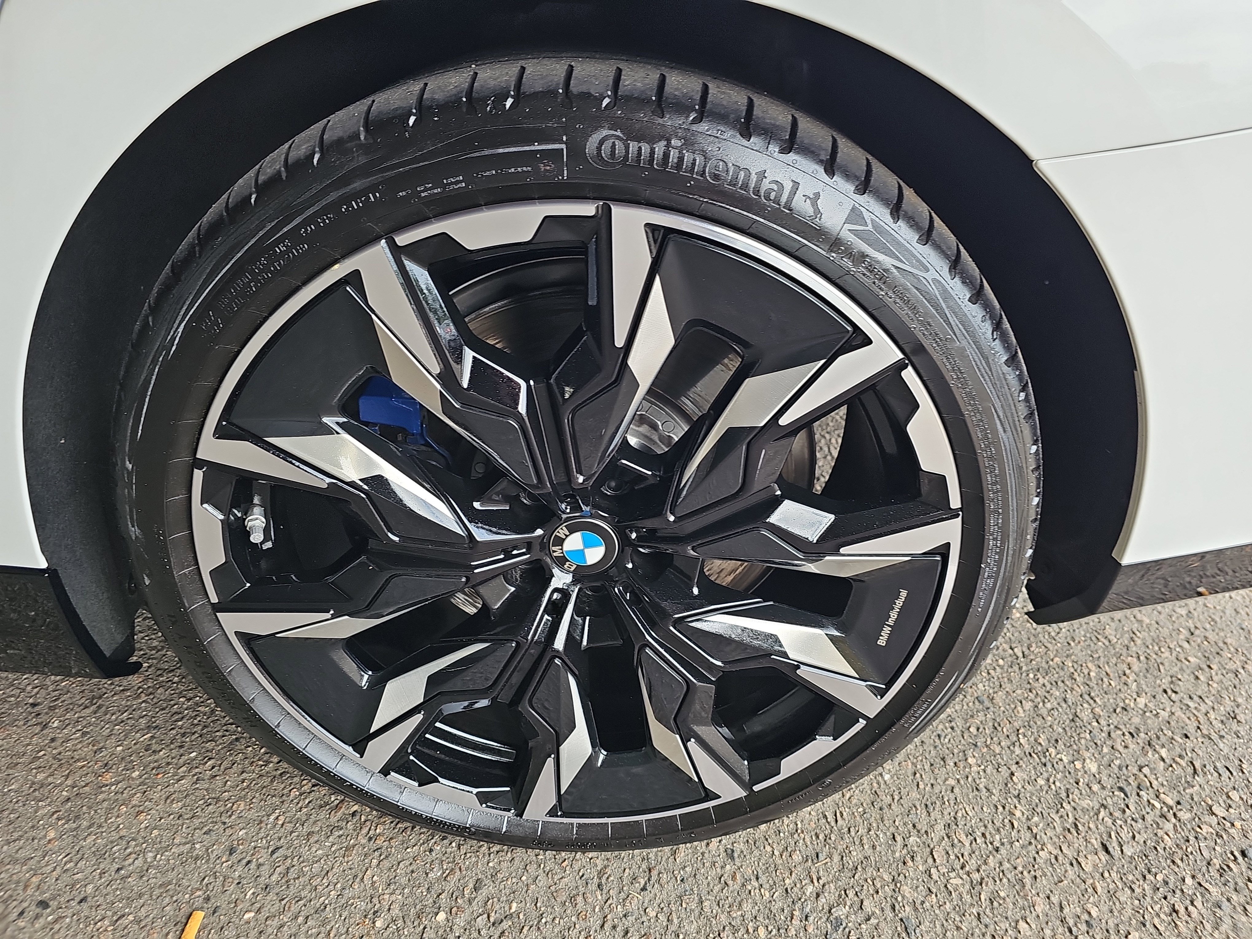 Certified 2025 BMW i5 M60 AWD/4WD image 36