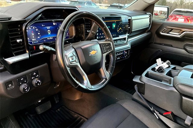 Used 2023 Chevrolet Silverado 1500 LT image 11