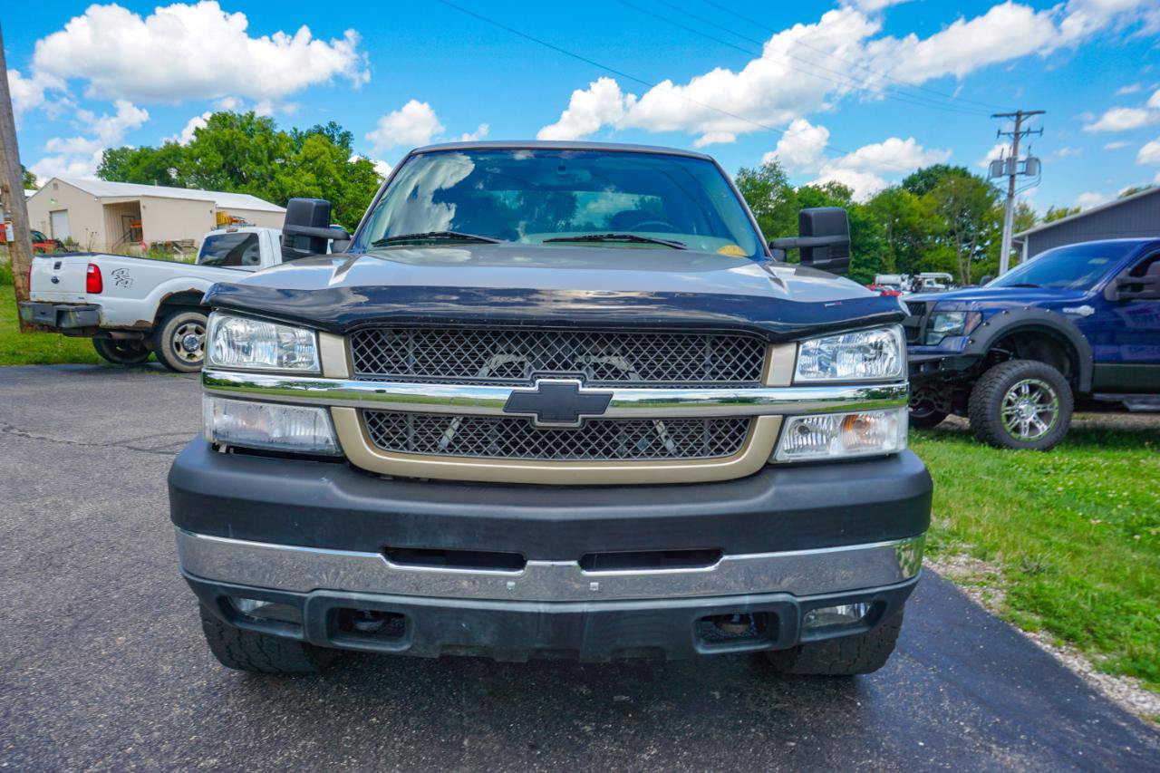 Used 2004 Chevrolet Silverado 2500 LS w/ Heavy-Duty Power Package AWD/4WD image 8