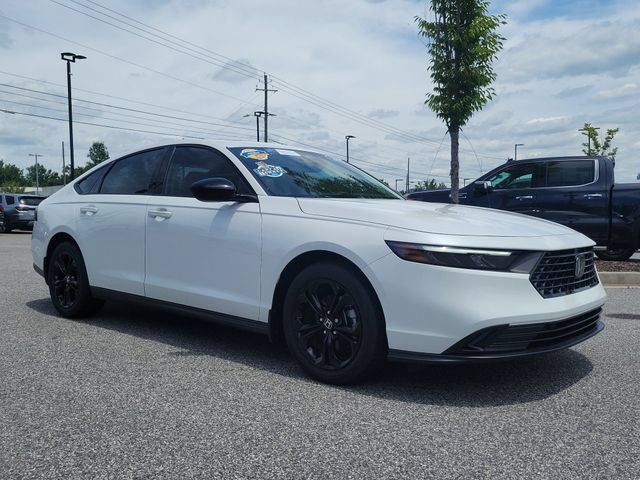 Certified 2025 Honda Accord SE image 3