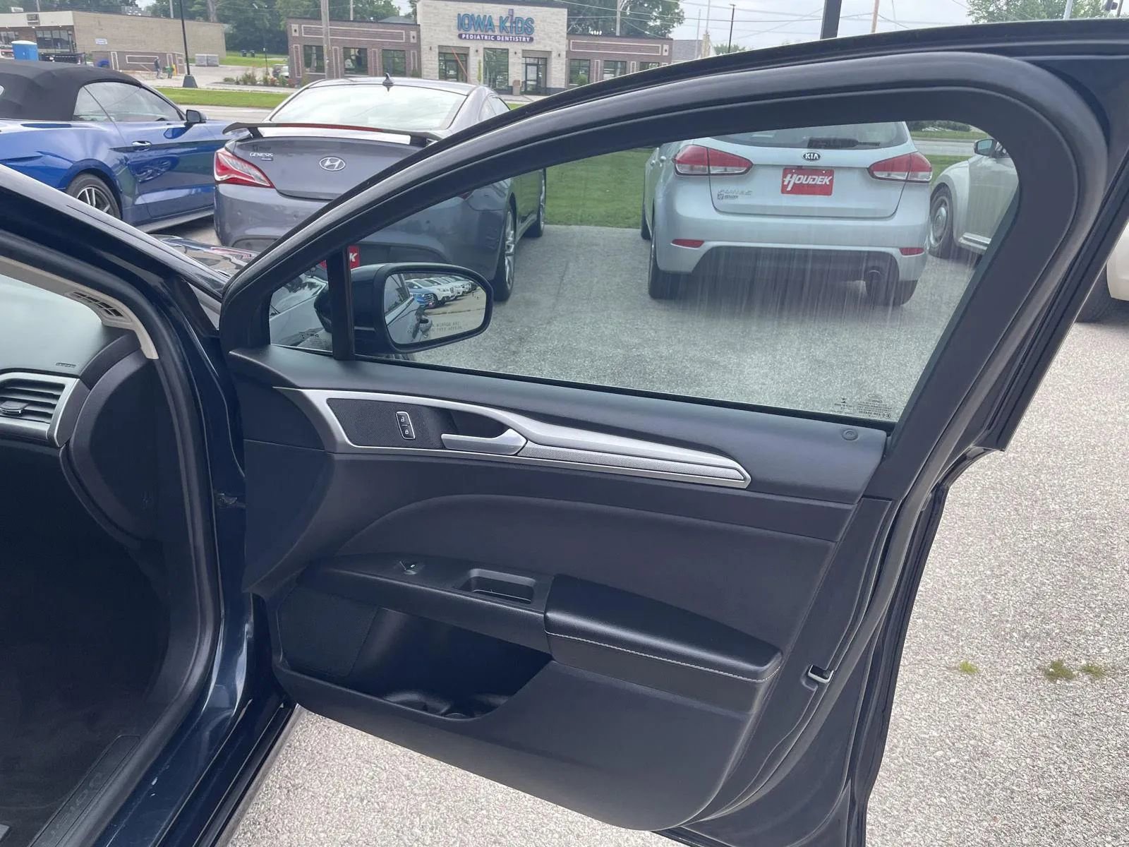 Used 2020 Ford Fusion SE image 13