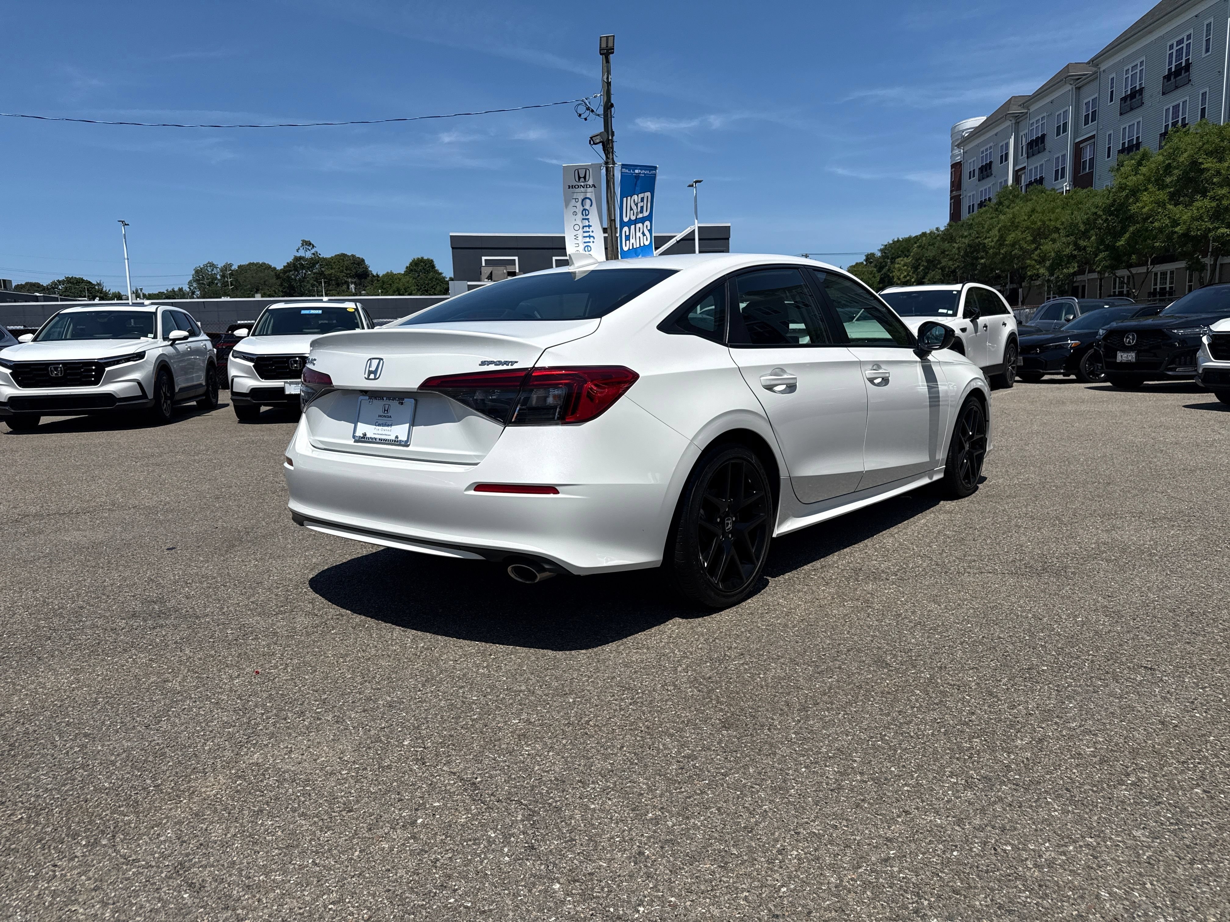 Used 2023 Honda Civic Sport image 5